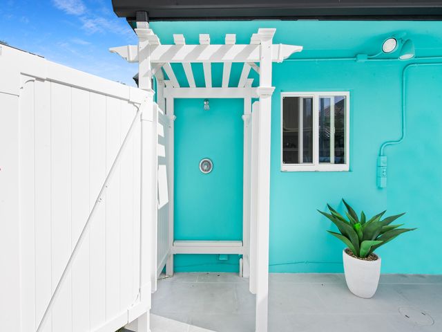 2141 NE 24th Street, Lighthouse Point, FL 33064