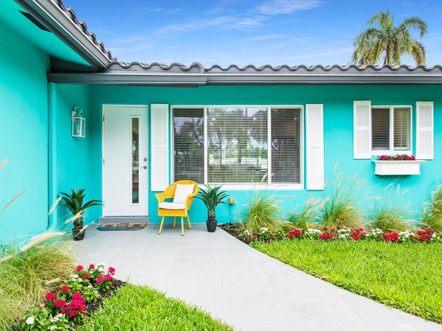 2141 NE 24th Street, Lighthouse Point, FL 33064