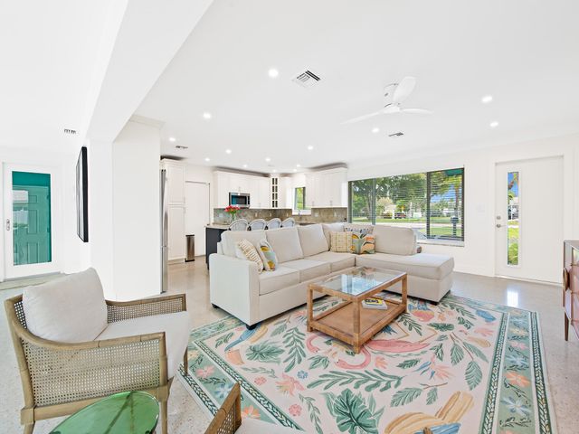 2141 NE 24th Street, Lighthouse Point, FL 33064