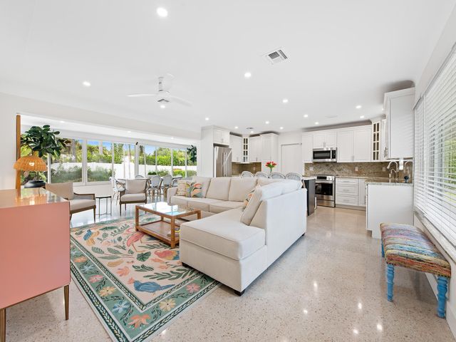 2141 NE 24th Street, Lighthouse Point, FL 33064