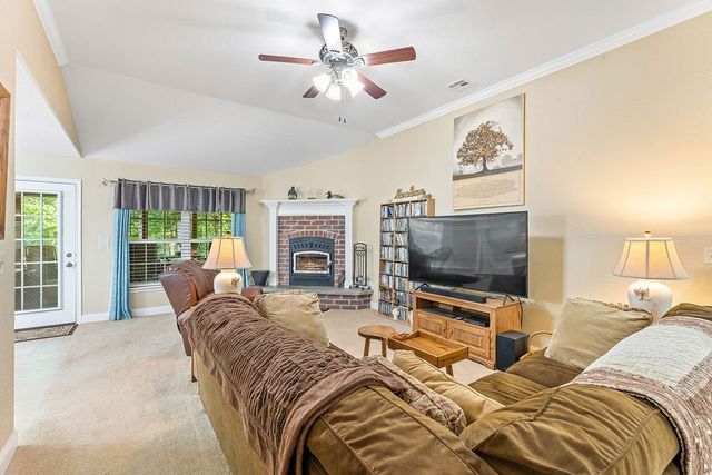 7221 E State Highway 90, Pineville, MO 64856