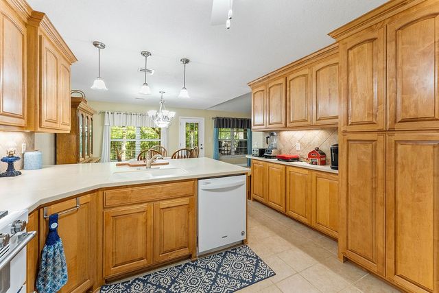 7221 E State Highway 90, Pineville, MO 64856