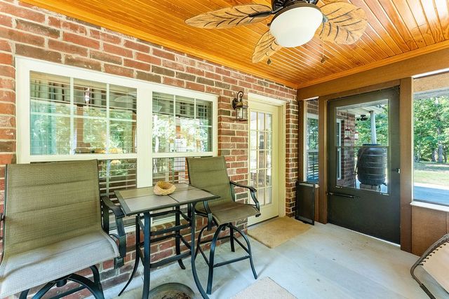 7221 E State Highway 90, Pineville, MO 64856