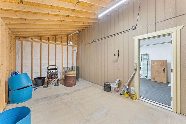 7221 E State Highway 90, Pineville, MO 64856