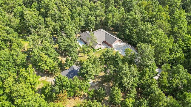 7221 E State Highway 90, Pineville, MO 64856