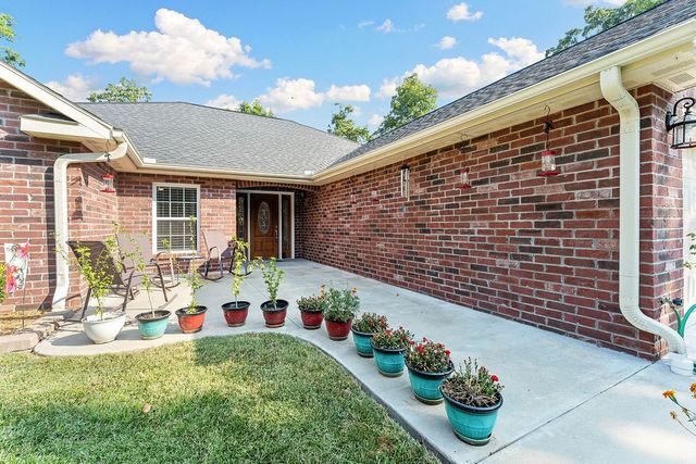 7221 E State Highway 90, Pineville, MO 64856