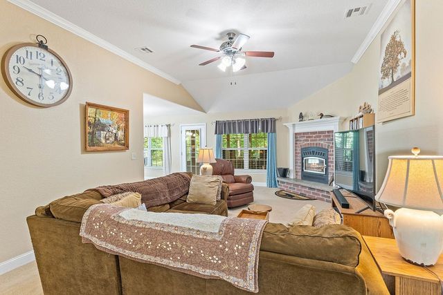 7221 E State Highway 90, Pineville, MO 64856