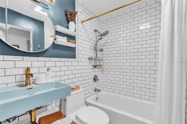 735 40TH AVENUE N, St Petersburg, FL 33703