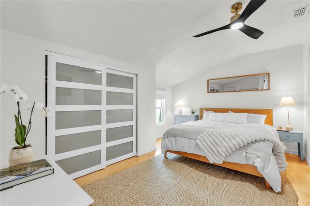 735 40TH AVENUE N, St Petersburg, FL 33703