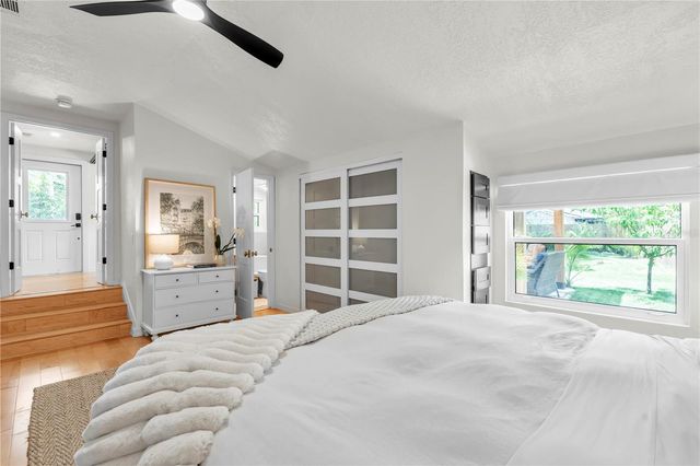 735 40TH AVENUE N, St Petersburg, FL 33703