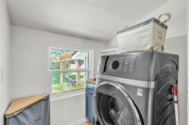 735 40TH AVENUE N, St Petersburg, FL 33703