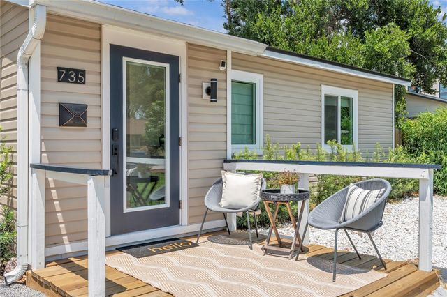 735 40TH AVENUE N, St Petersburg, FL 33703