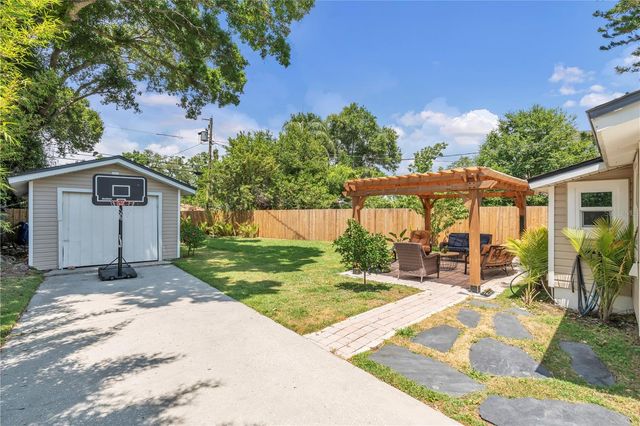735 40TH AVENUE N, St Petersburg, FL 33703