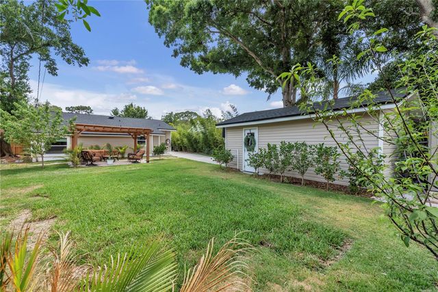 735 40TH AVENUE N, St Petersburg, FL 33703