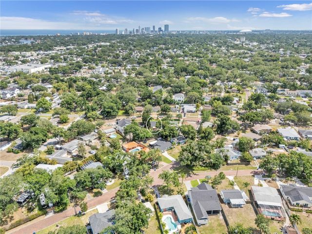 735 40TH AVENUE N, St Petersburg, FL 33703