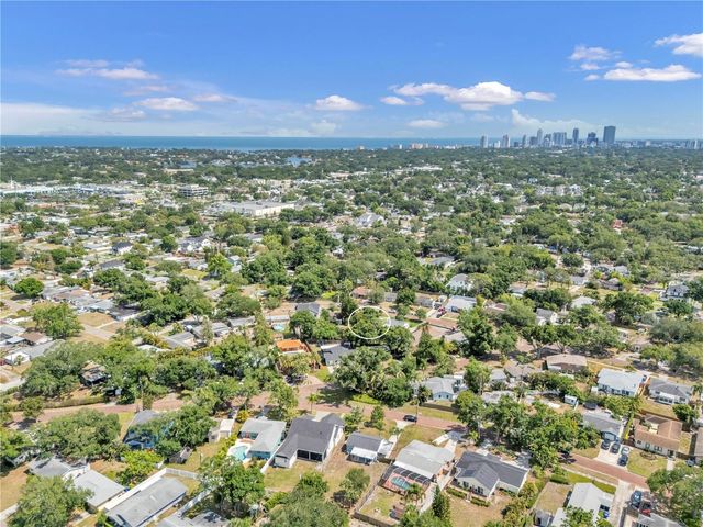 735 40TH AVENUE N, St Petersburg, FL 33703