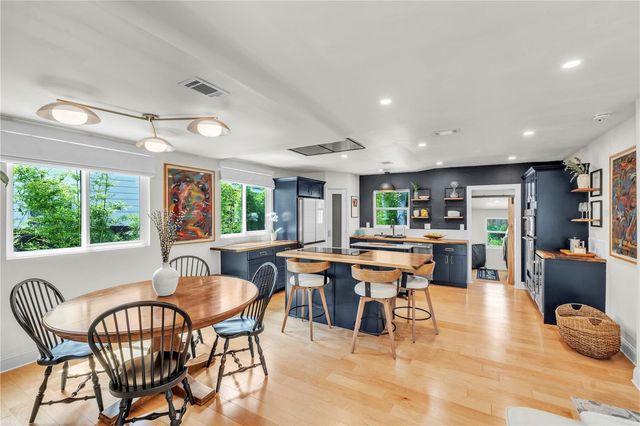 735 40TH AVENUE N, St Petersburg, FL 33703