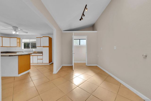 805 Avenida Taxco, Vista, CA 92084