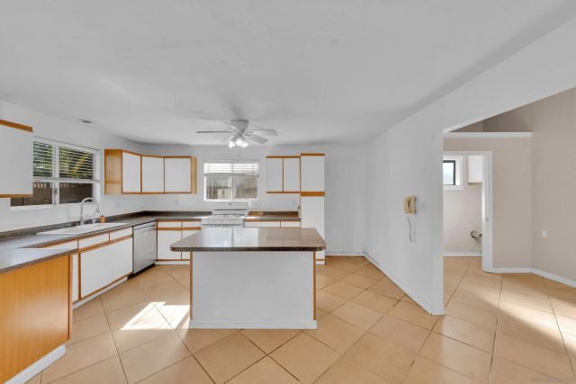 805 Avenida Taxco, Vista, CA 92084