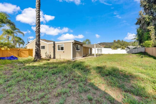 805 Avenida Taxco, Vista, CA 92084