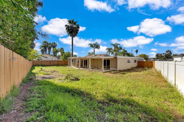 805 Avenida Taxco, Vista, CA 92084