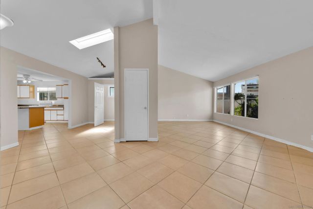 805 Avenida Taxco, Vista, CA 92084