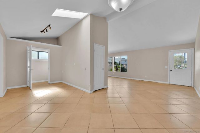 805 Avenida Taxco, Vista, CA 92084