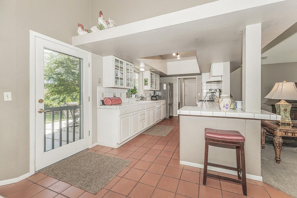 Image 15 of property listing at 14815 Garlock Lane, Prather, CA 93651