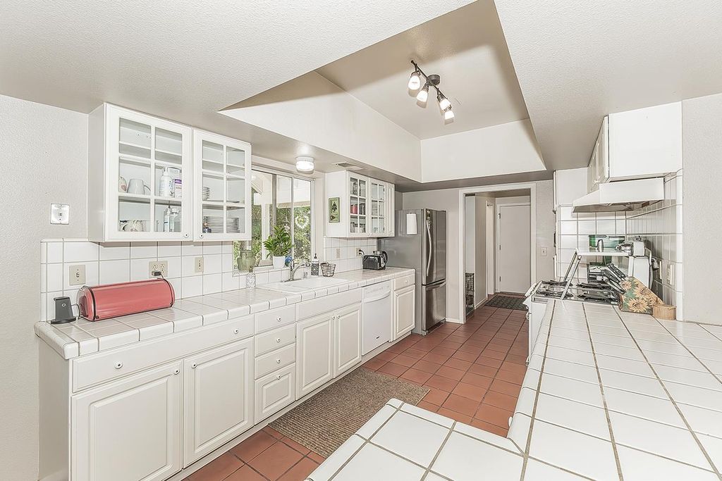 Image 16 of property listing at 14815 Garlock Lane, Prather, CA 93651