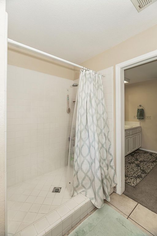 Image 24 of property listing at 14815 Garlock Lane, Prather, CA 93651
