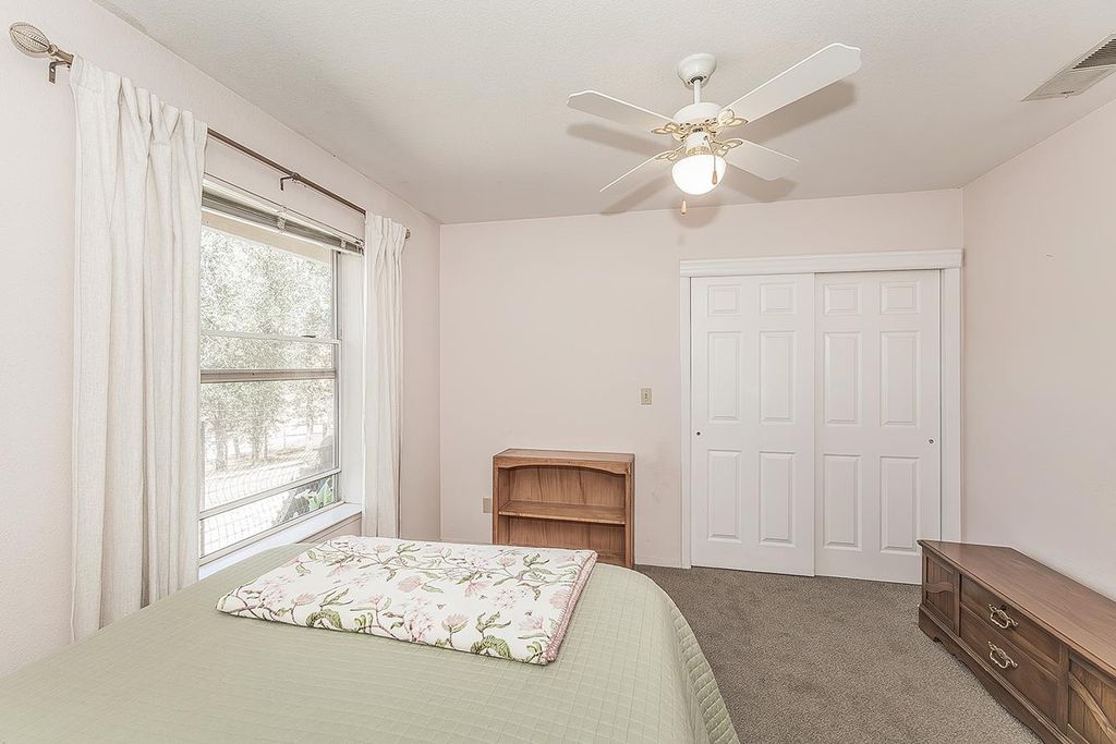 Image 26 of property listing at 14815 Garlock Lane, Prather, CA 93651