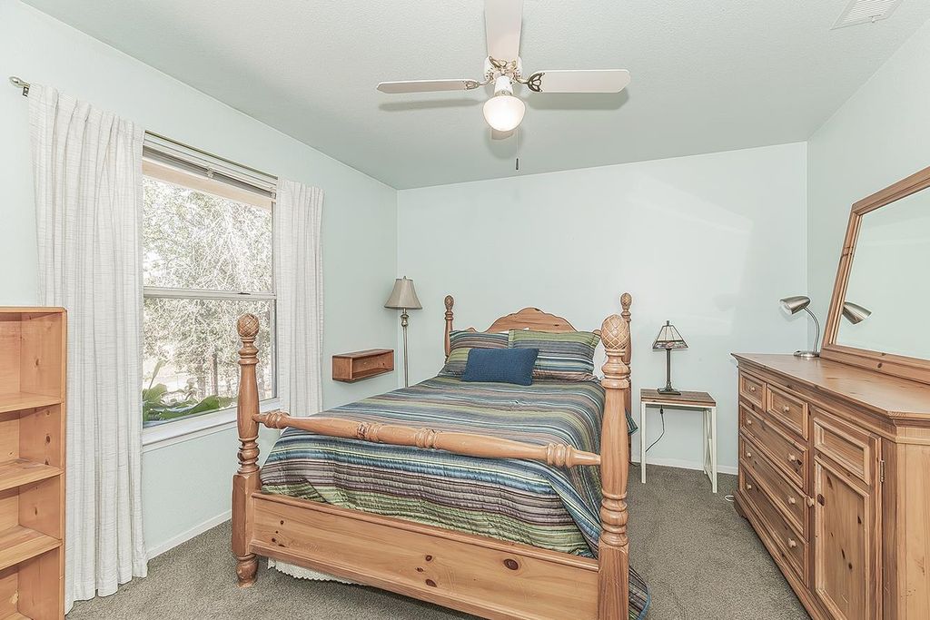 Image 28 of property listing at 14815 Garlock Lane, Prather, CA 93651