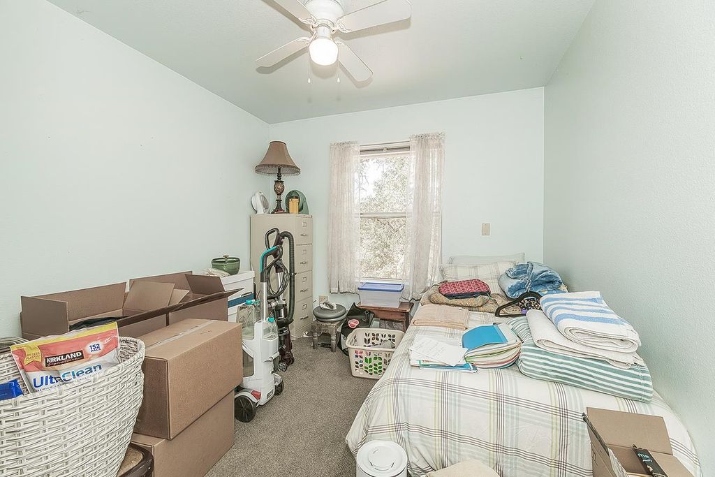 Image 34 of property listing at 14815 Garlock Lane, Prather, CA 93651
