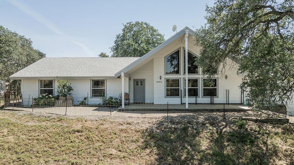 Image 79 of property listing at 14815 Garlock Lane, Prather, CA 93651