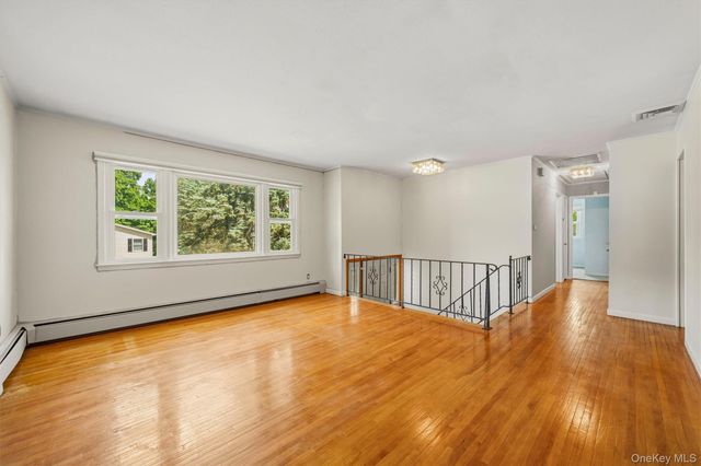 6 May Court, Stony Point, NY 10980