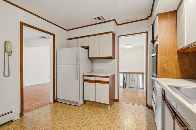 6 May Court, Stony Point, NY 10980