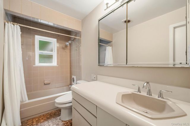 6 May Court, Stony Point, NY 10980