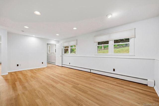 6 May Court, Stony Point, NY 10980