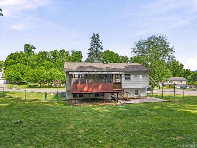 6 May Court, Stony Point, NY 10980