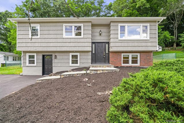 6 May Court, Stony Point, NY 10980