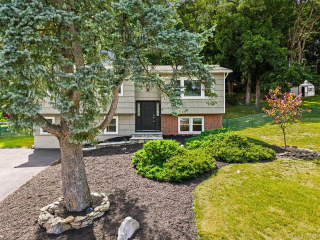 6 May Court, Stony Point, NY 10980