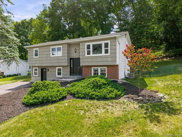 6 May Court, Stony Point, NY 10980