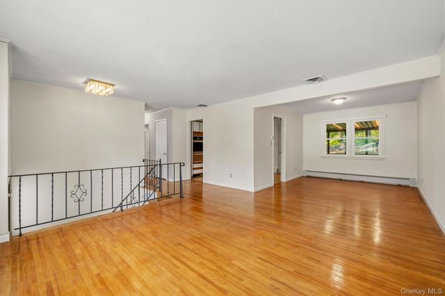 6 May Court, Stony Point, NY 10980
