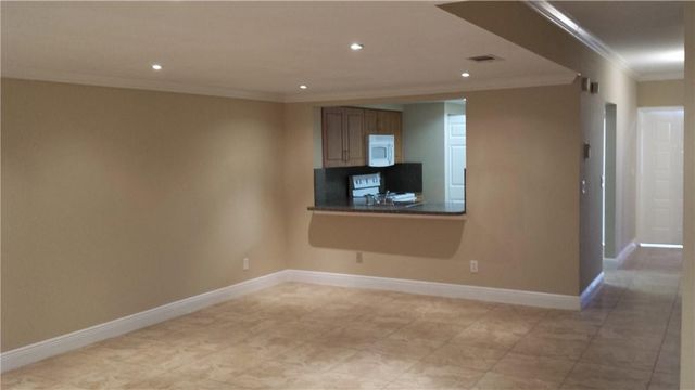 4728 NW 90th Avenue, Sunrise, FL 33351