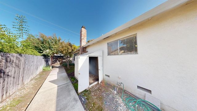 1381 Peach Tree Ln, Yuba City, CA 95993