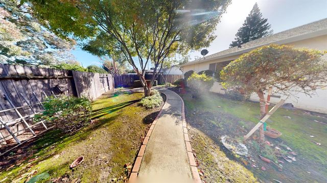 1381 Peach Tree Ln, Yuba City, CA 95993