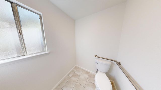 1381 Peach Tree Ln, Yuba City, CA 95993