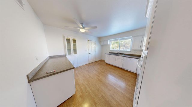 1381 Peach Tree Ln, Yuba City, CA 95993