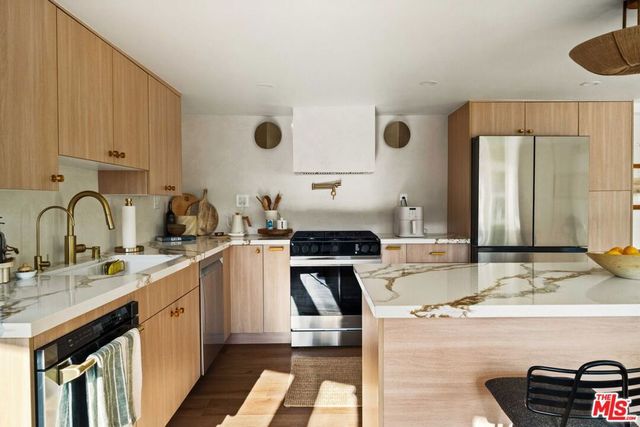 8223 Yucca Trail, Los Angeles, CA 90046