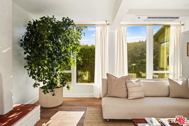 8223 Yucca Trail, Los Angeles, CA 90046